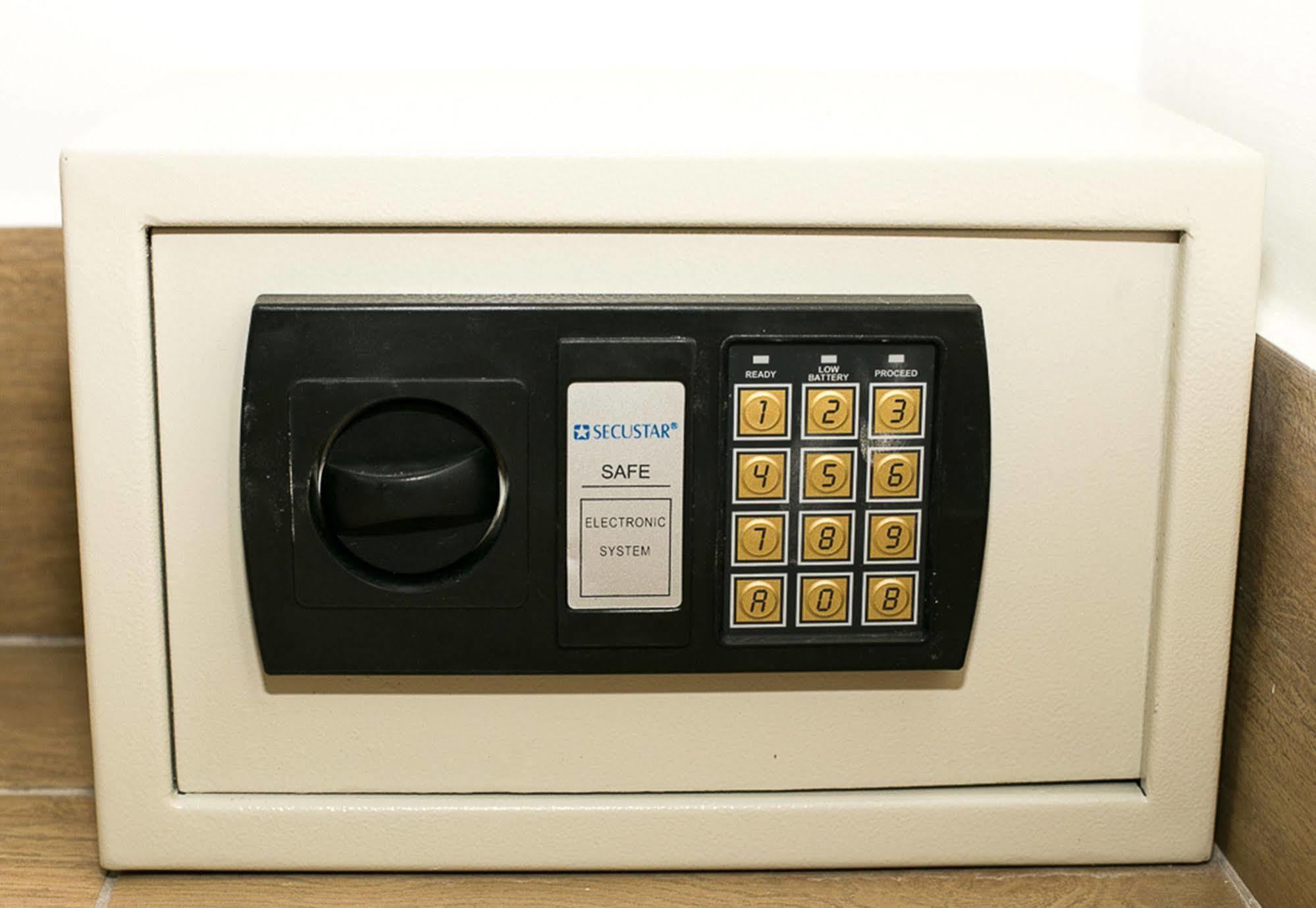 Commodore Suites 심슨 베이 외부 사진